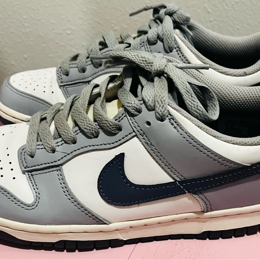 Grey & White Big Boys Size 6 Nike Dunk Lows - Excellent used condition! - Picture 3 of 5